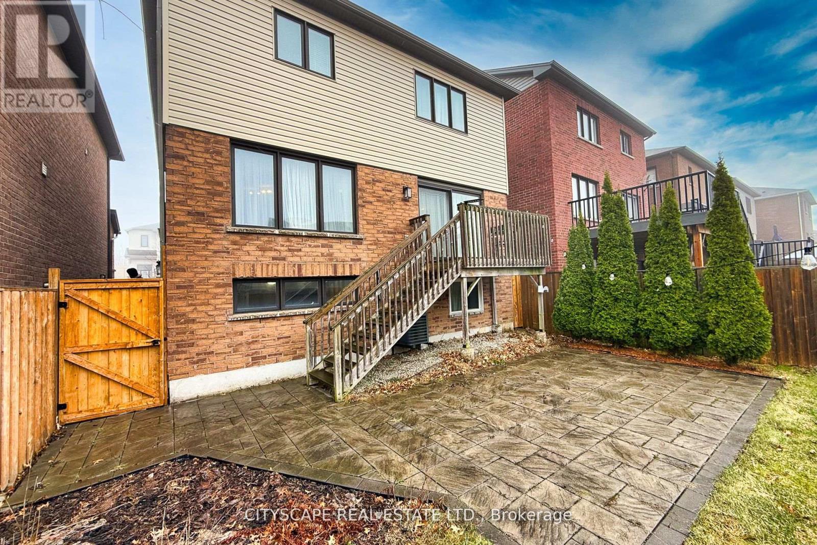 121 Crafter Crescent, Hamilton, ON