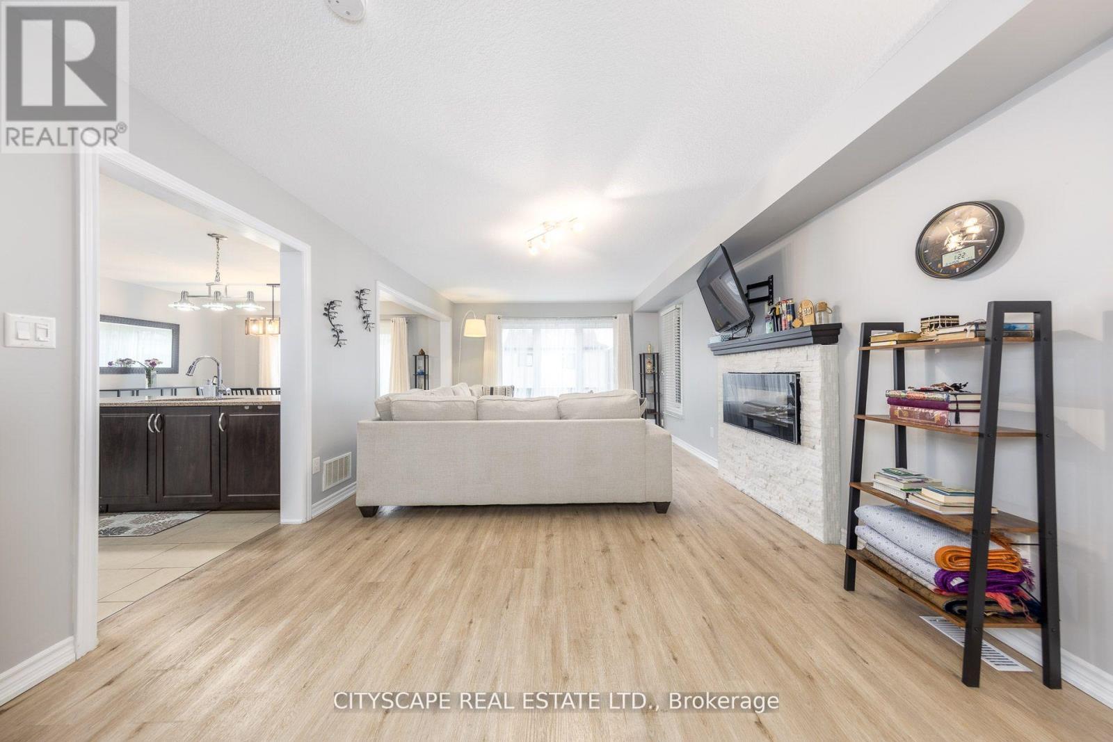121 Crafter Crescent, Hamilton, ON