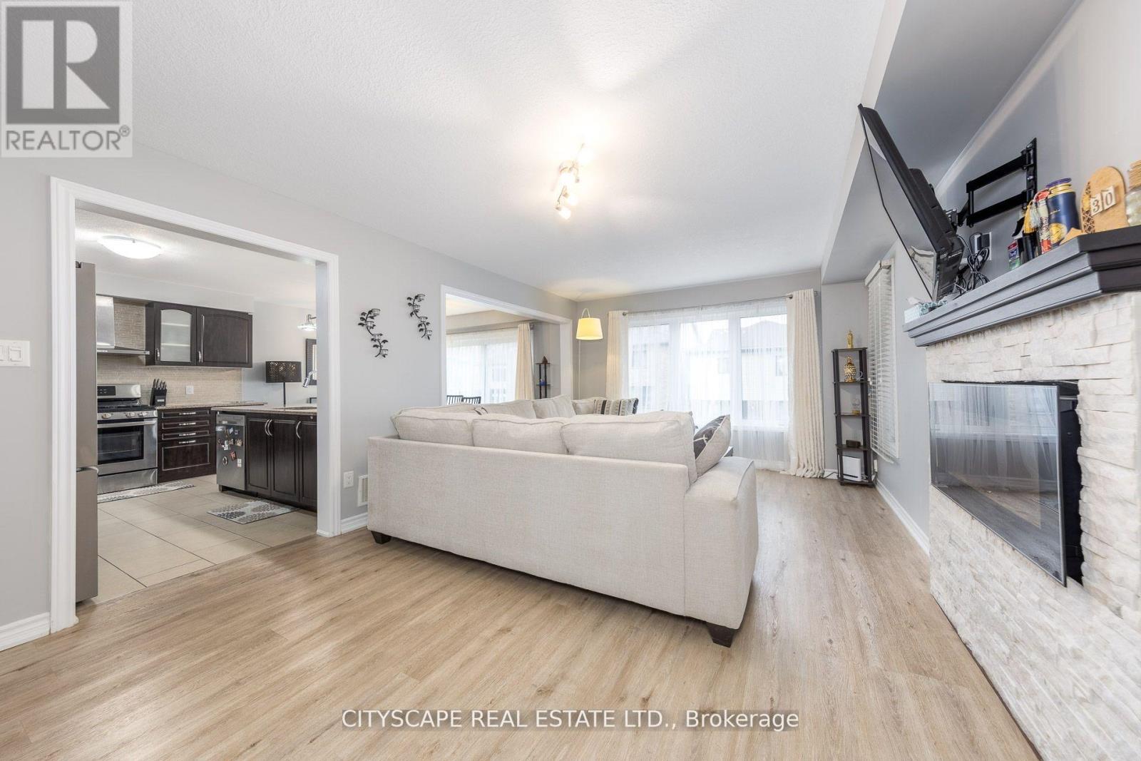 121 Crafter Crescent, Hamilton, ON