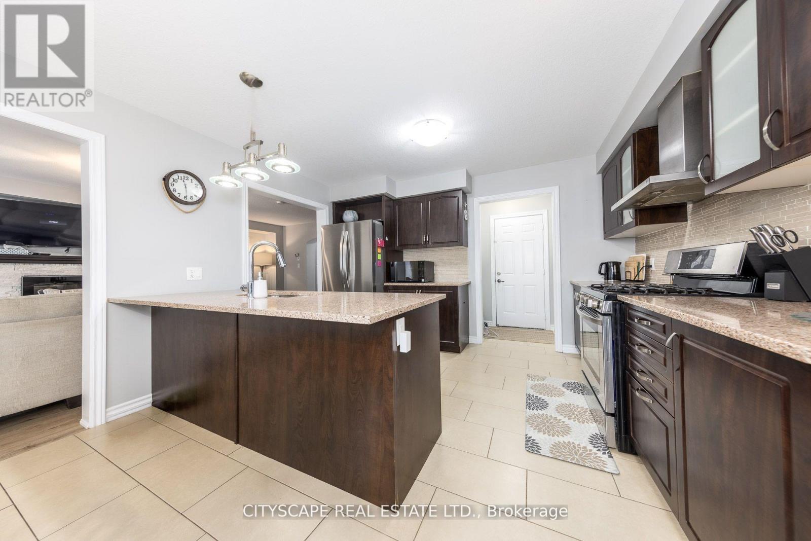 121 Crafter Crescent, Hamilton, ON