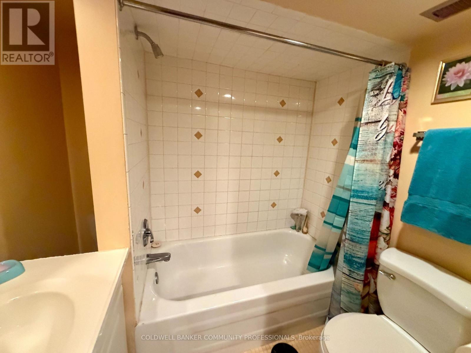 92 Case Street, Hamilton, ON - Indoor Photo Showing Bathroom