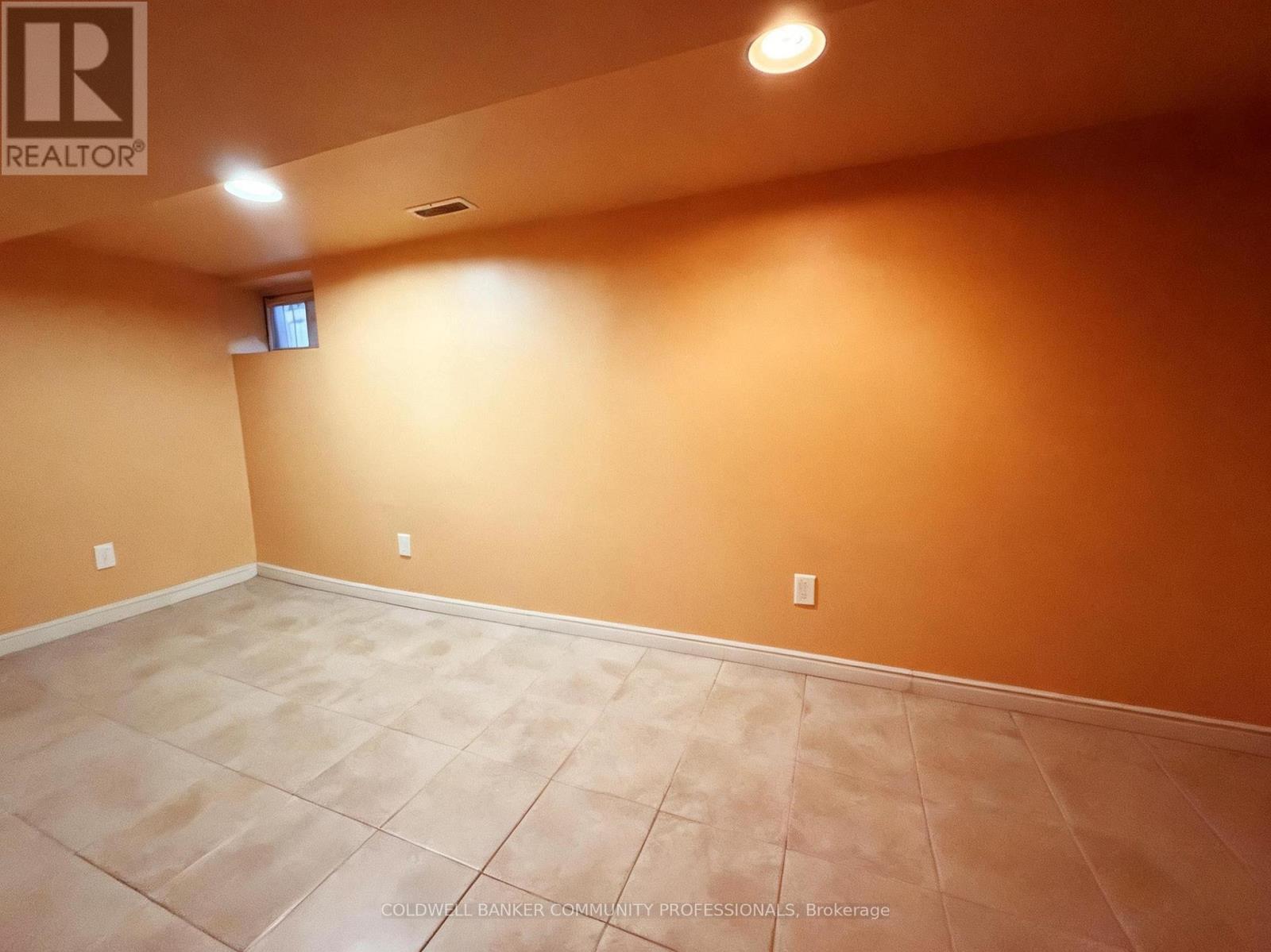 92 Case Street, Hamilton, ON - Indoor Photo Showing Other Room
