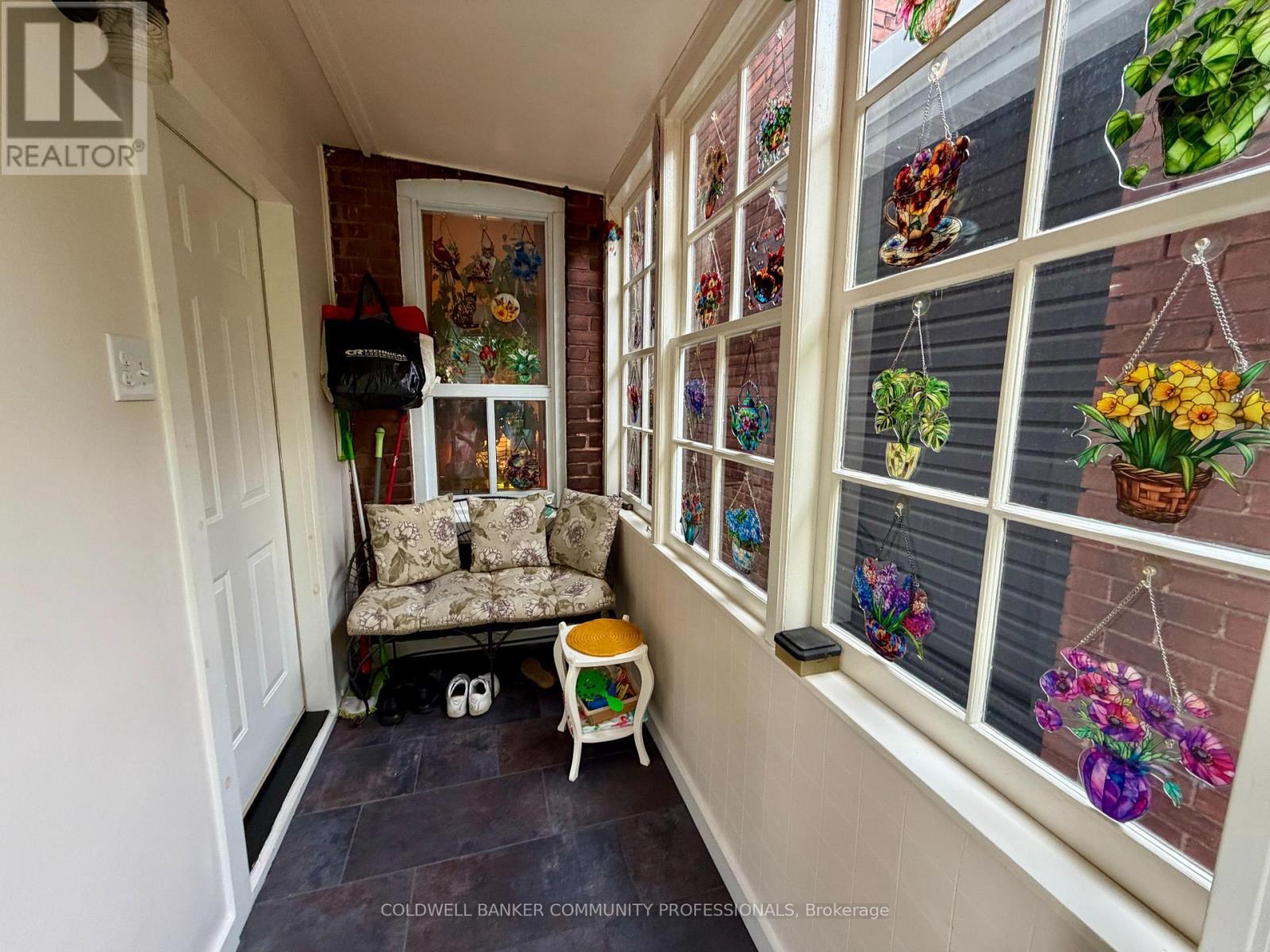 92 Case Street, Hamilton, ON - Indoor Photo Showing Other Room