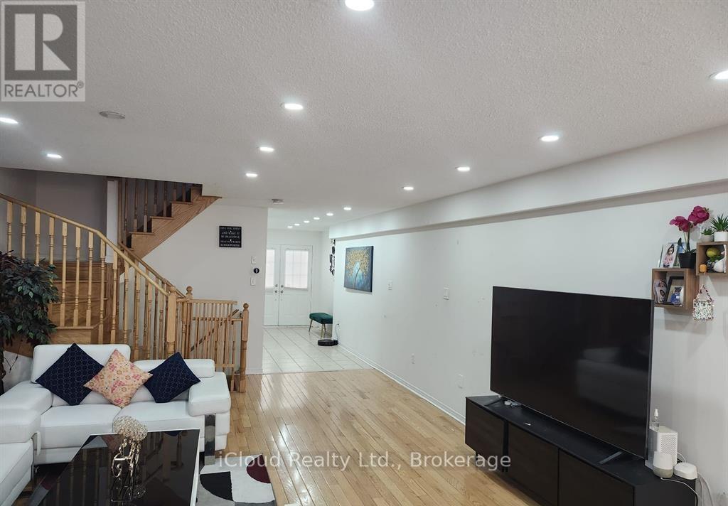 559 Candlestick Circle, Mississauga, ON