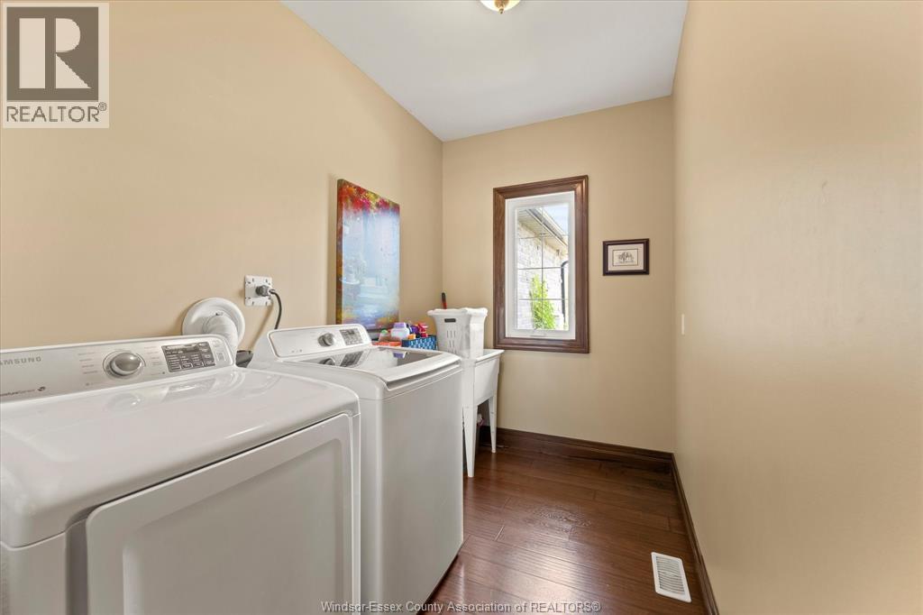 412 County Rd 2, Lakeshore, ON