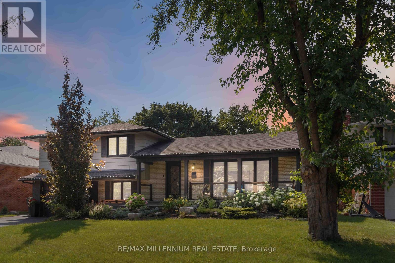 250 Daphne Avenue, Mississauga, ON