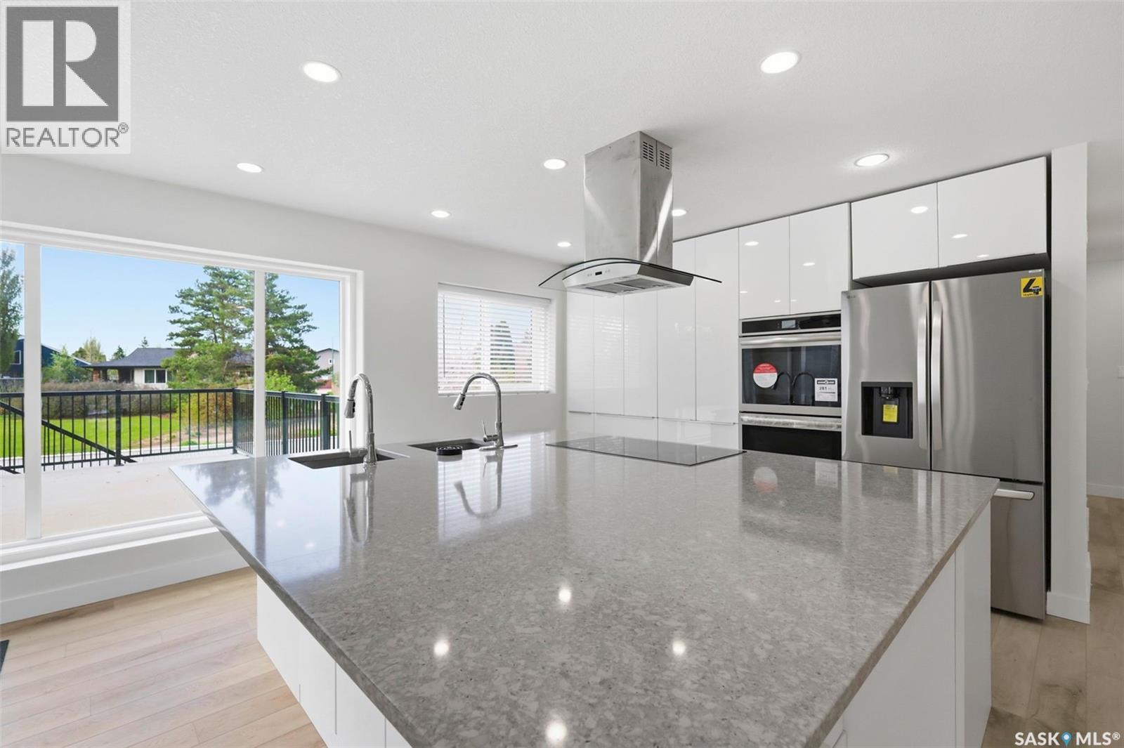 607 Addie Crescent, Saskatoon, SK - Indoor Photo Showing Kitchen With Upgraded Kitchen
