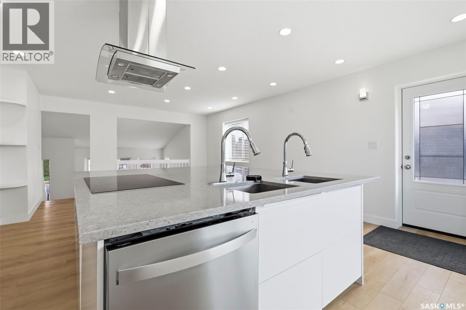 607 Addie Crescent, Saskatoon, SK - Indoor Photo Showing Kitchen With Upgraded Kitchen