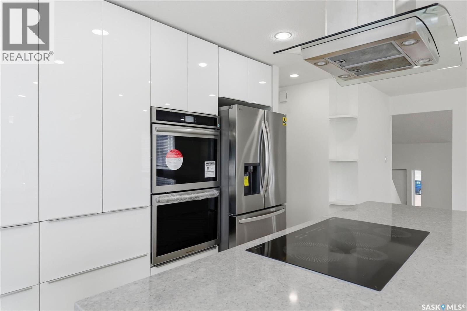 607 Addie Crescent, Saskatoon, SK - Indoor Photo Showing Kitchen