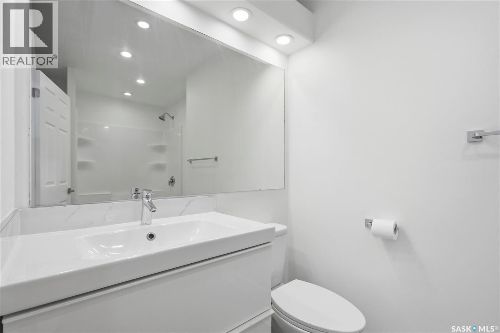 607 Addie Crescent, Saskatoon, SK - Indoor Photo Showing Bathroom