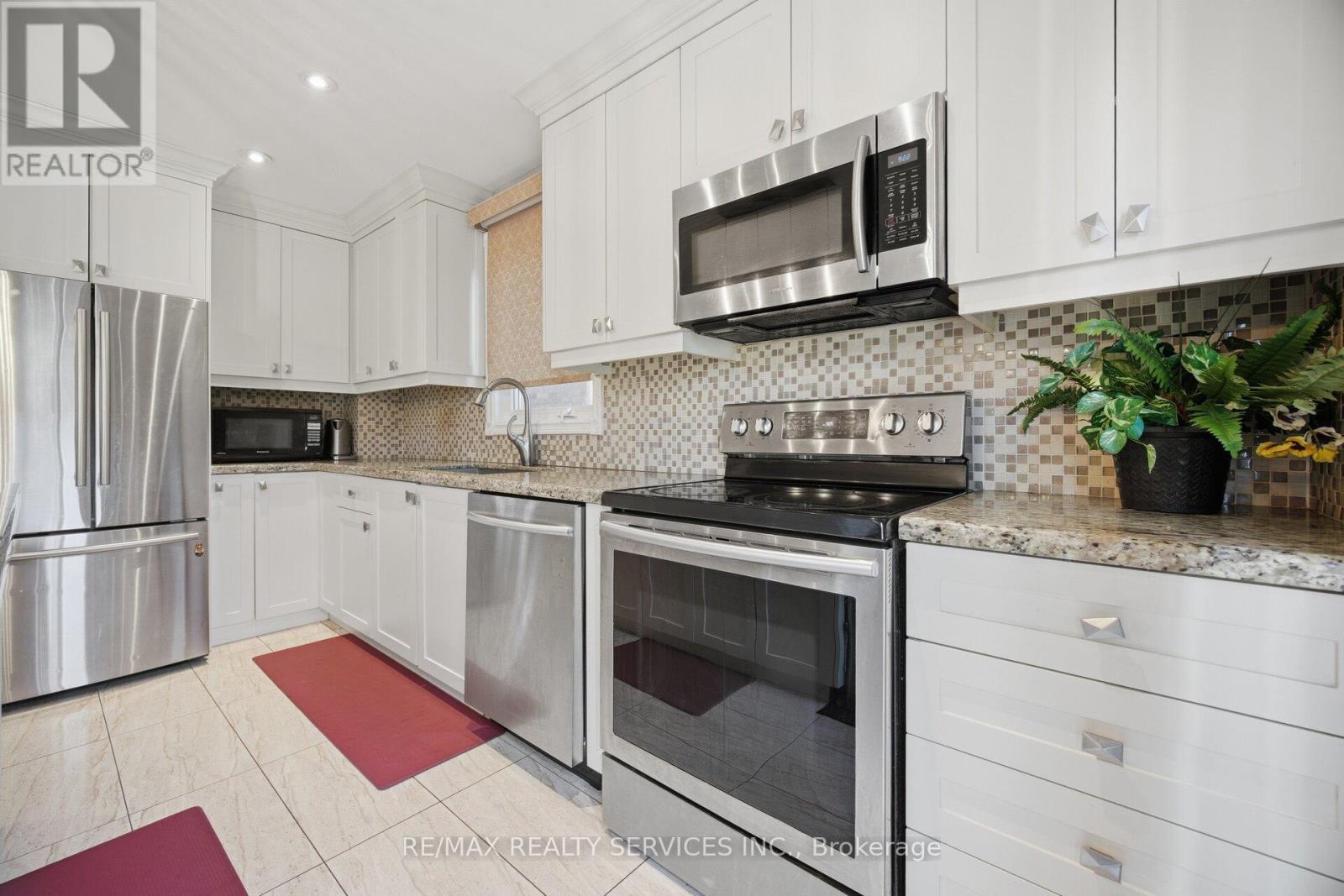 16 Langholm Court, Brampton, ON