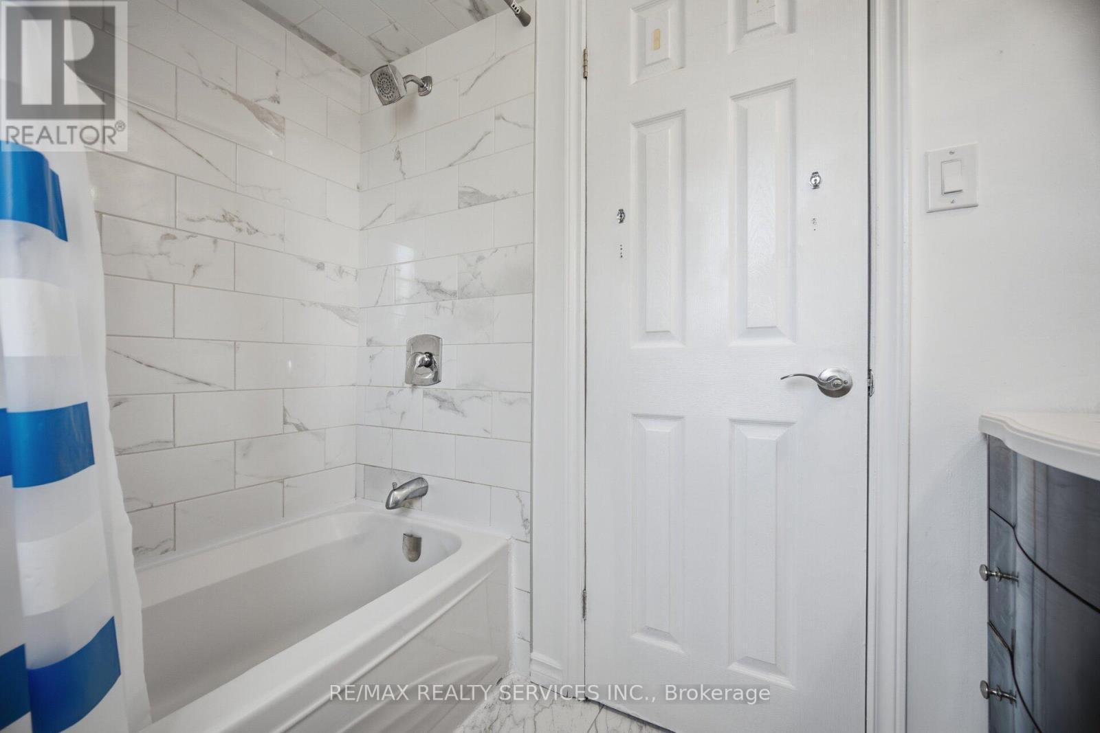 16 Langholm Court, Brampton, ON