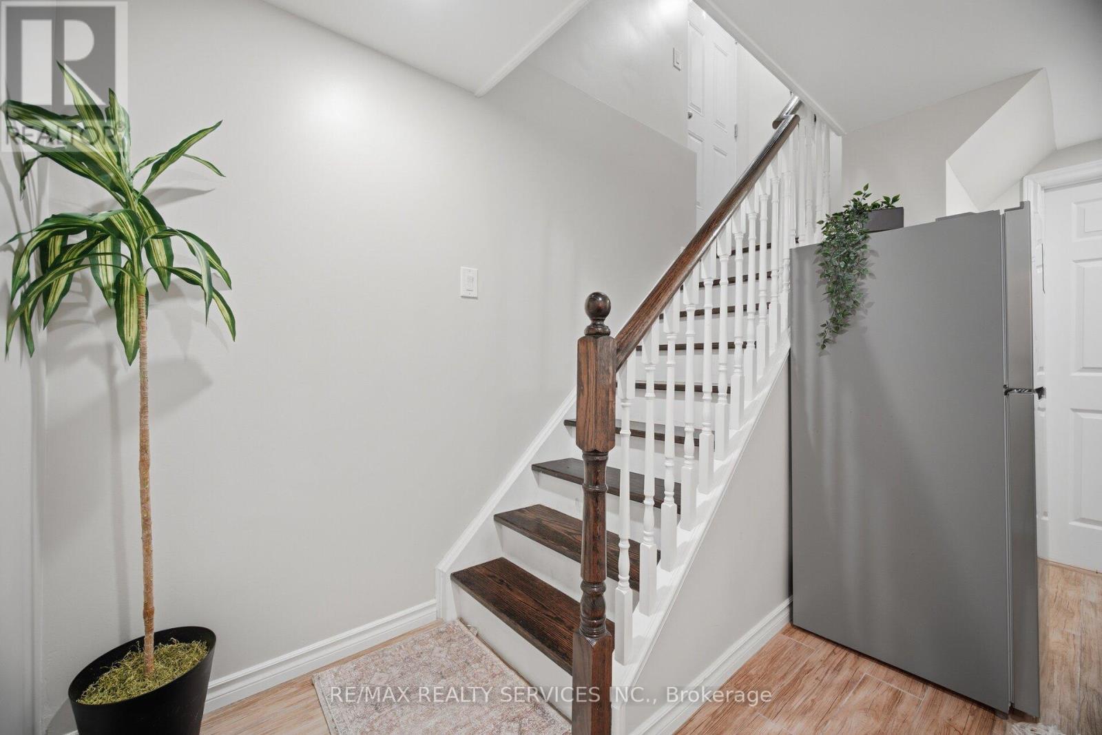 16 Langholm Court, Brampton, ON
