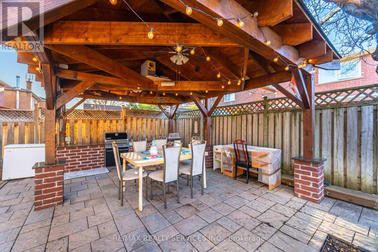 16 Langholm Court, Brampton, ON