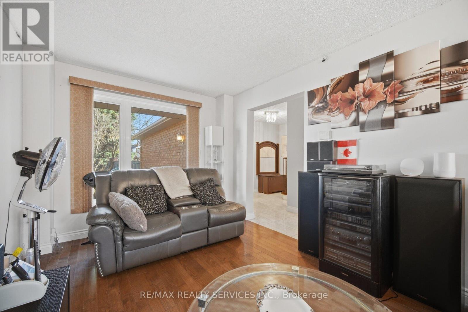16 Langholm Court, Brampton, ON