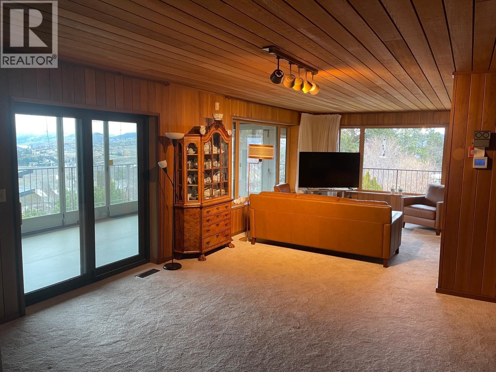 460 Crestview Drive, Coldstream, BC - Indoor
