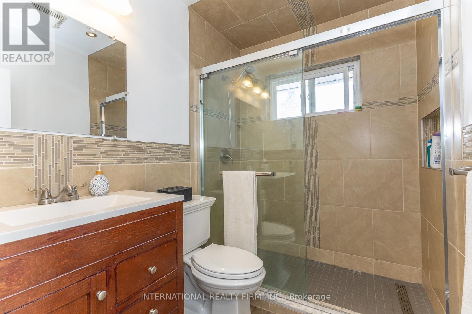 2528 Truscott Drive, Mississauga, ON