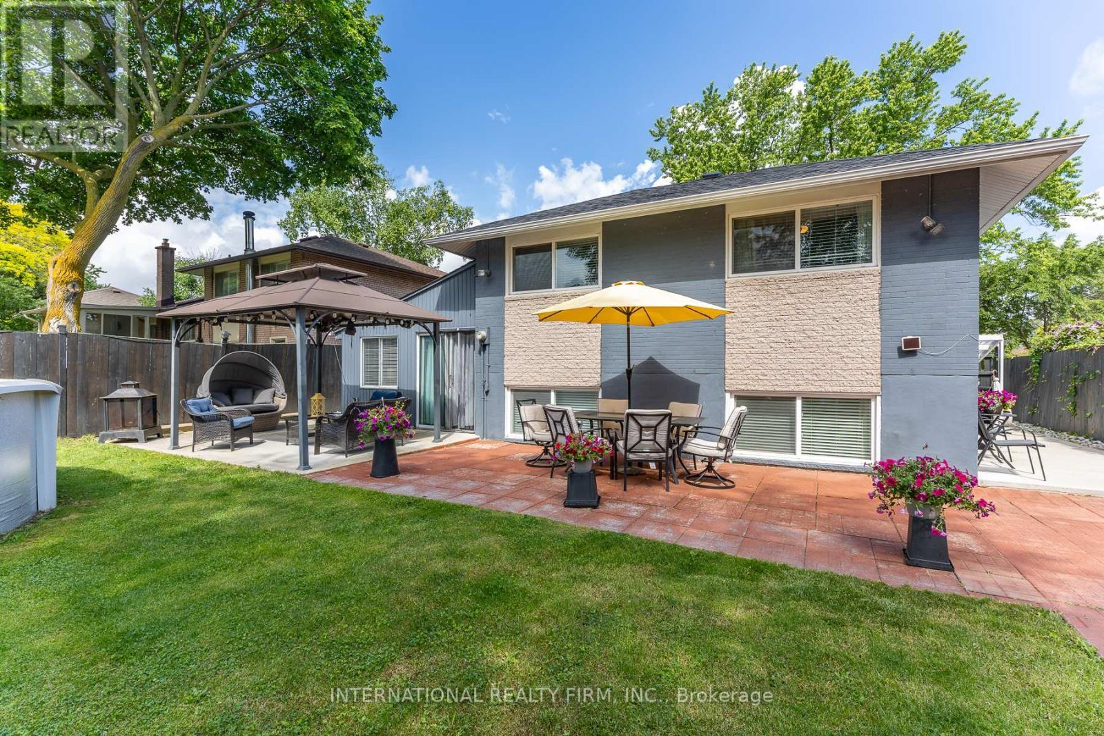 2528 Truscott Drive, Mississauga, ON