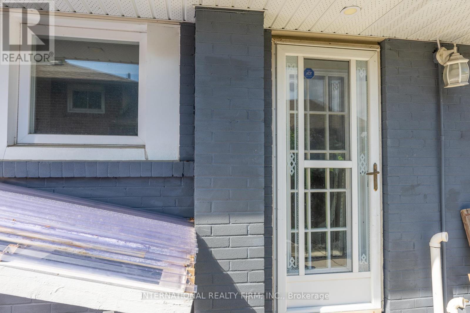 2528 Truscott Drive, Mississauga, ON