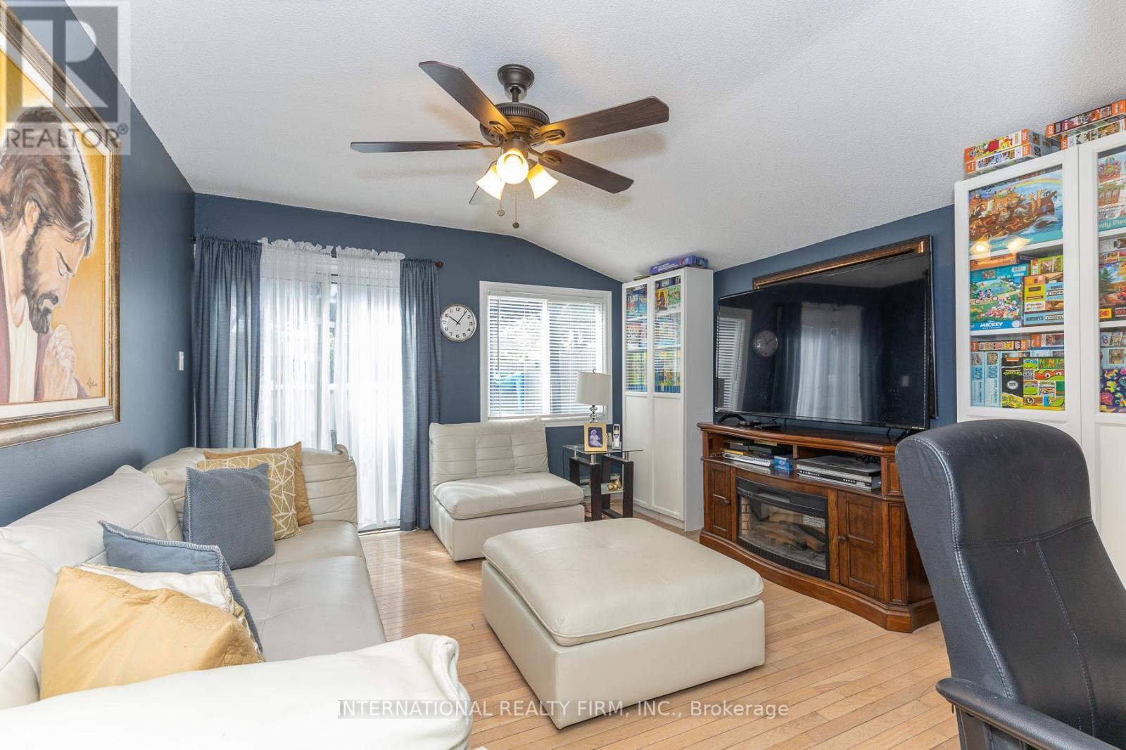 2528 Truscott Drive, Mississauga, ON