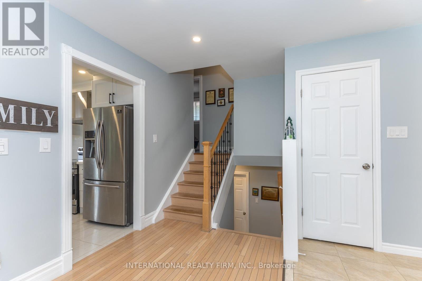 2528 Truscott Drive, Mississauga, ON