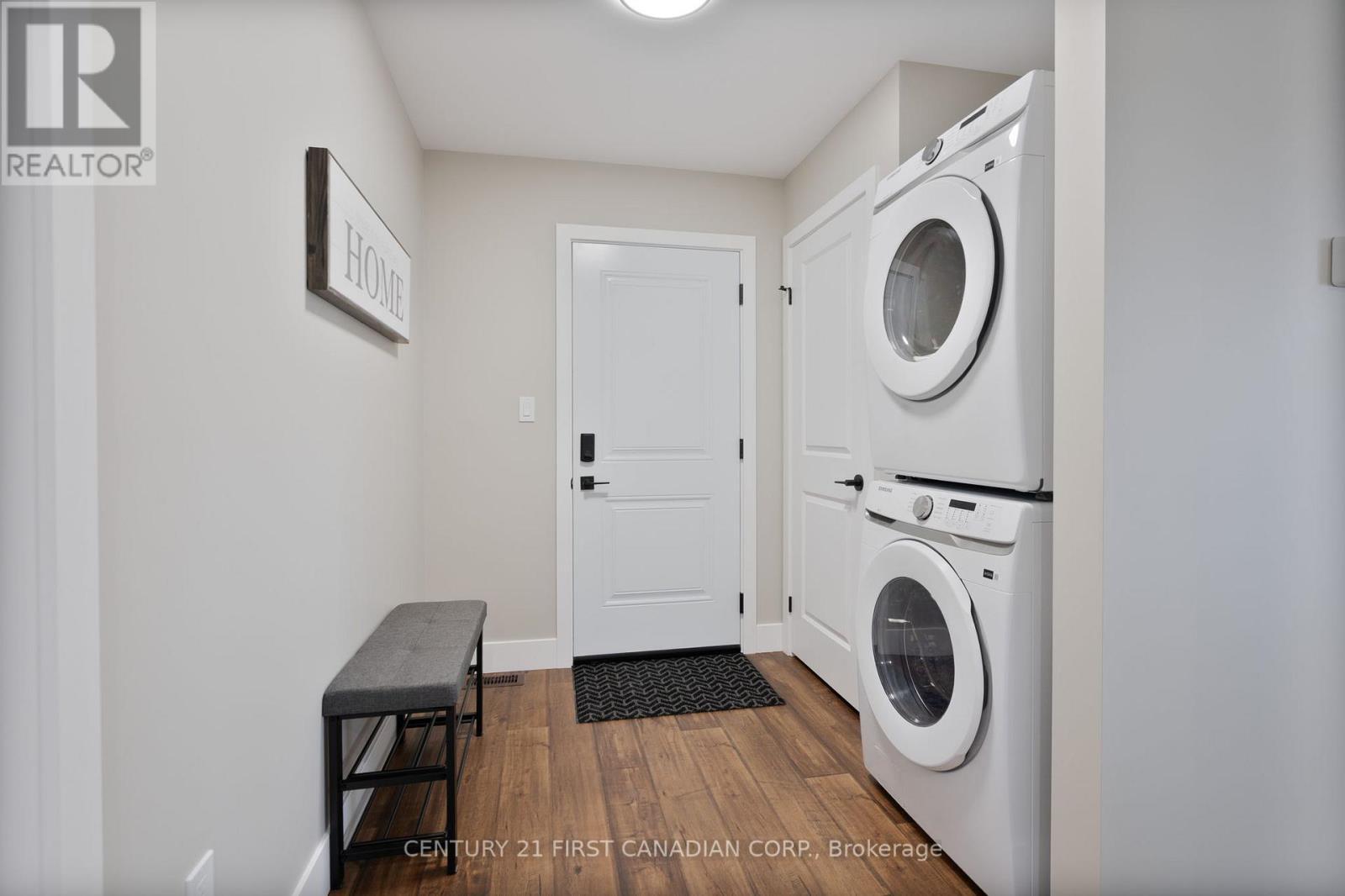 44 Postma Crescent, North Middlesex (Ailsa Craig), ON