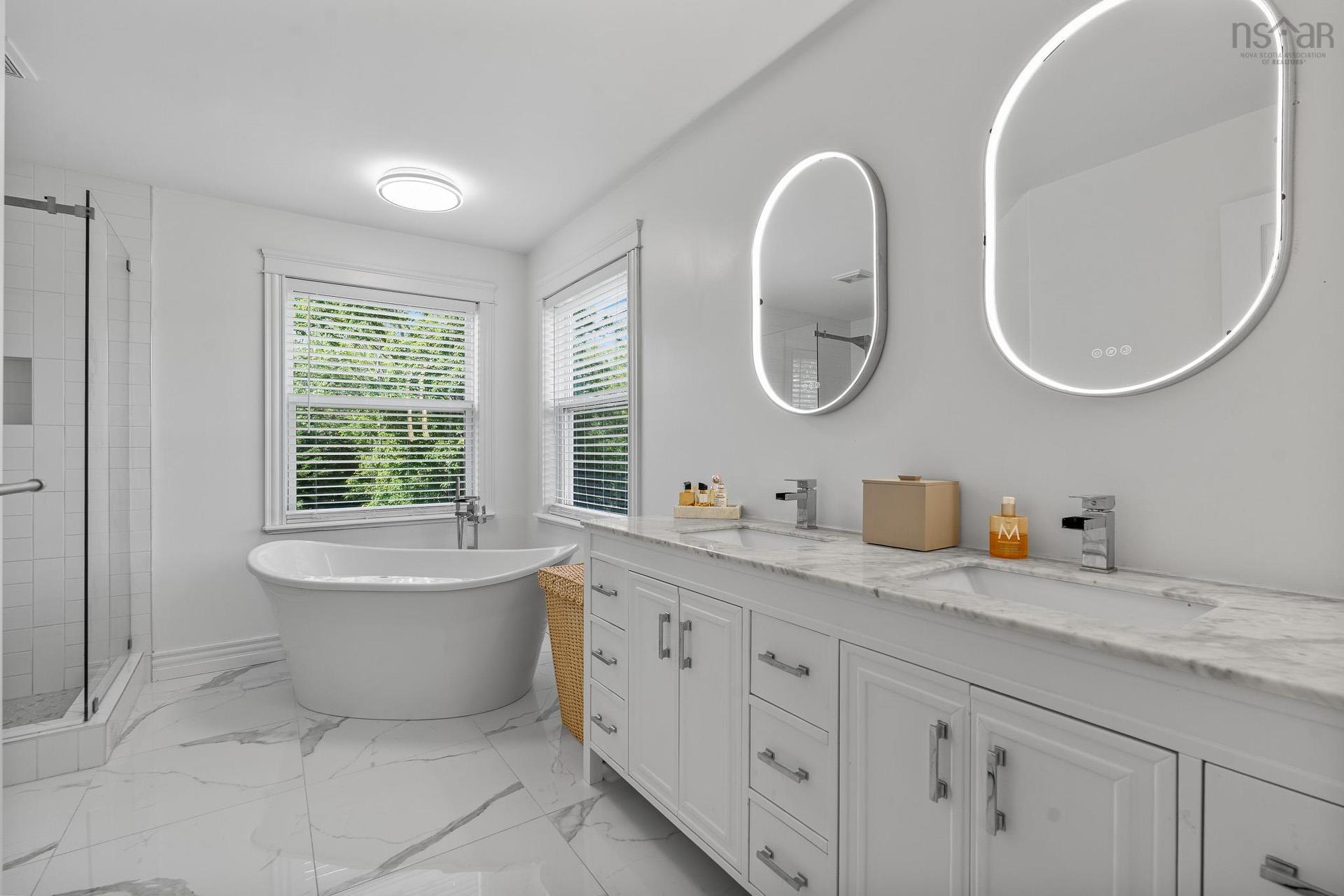 275 Canterbury Lane, Fall River, NS