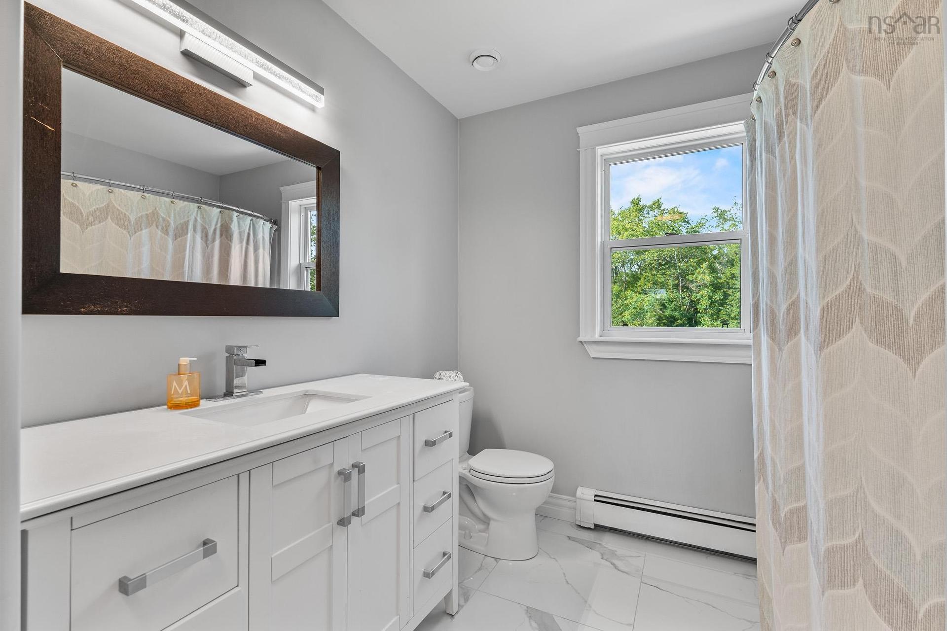 275 Canterbury Lane, Fall River, NS