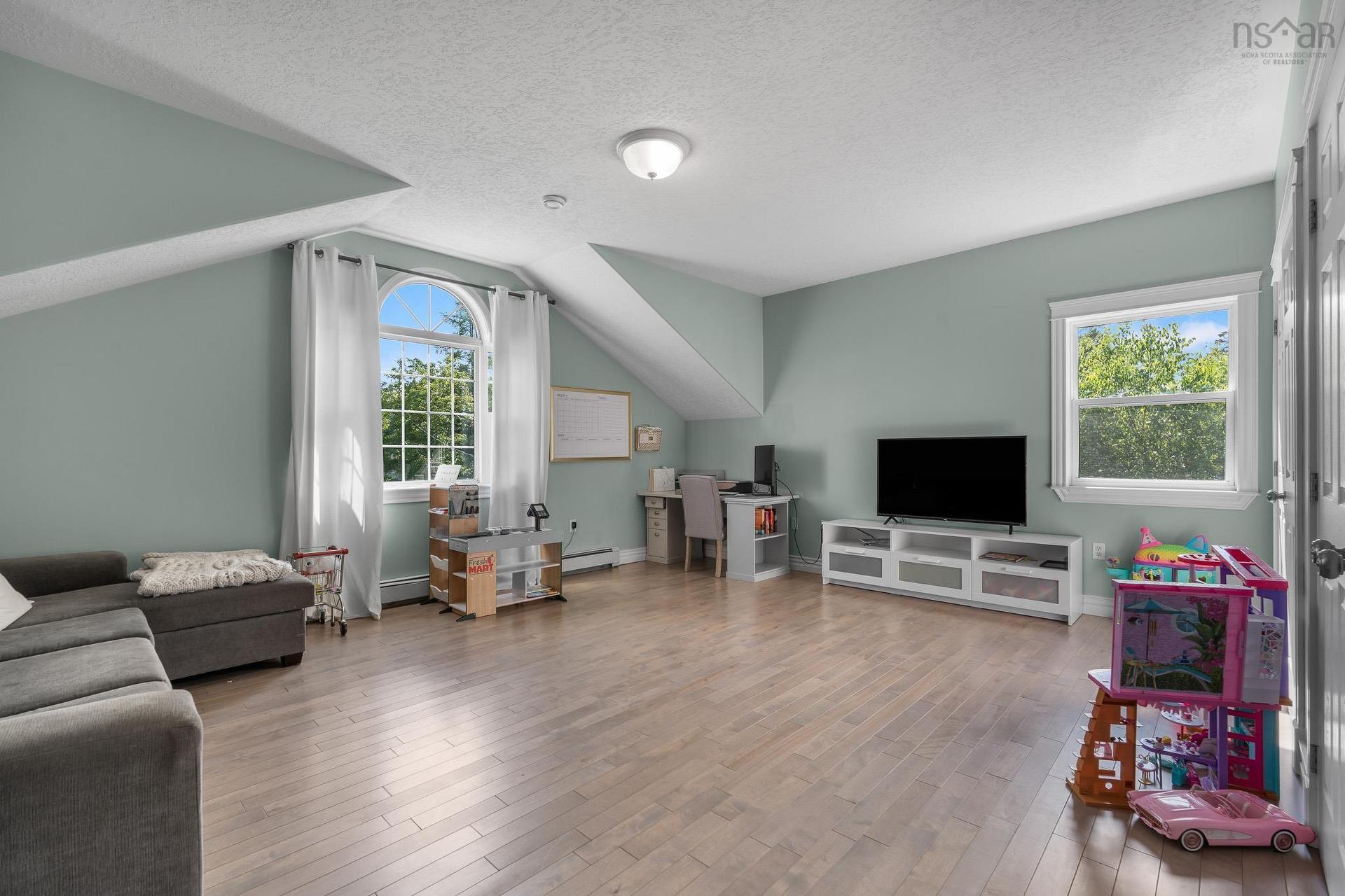 275 Canterbury Lane, Fall River, NS