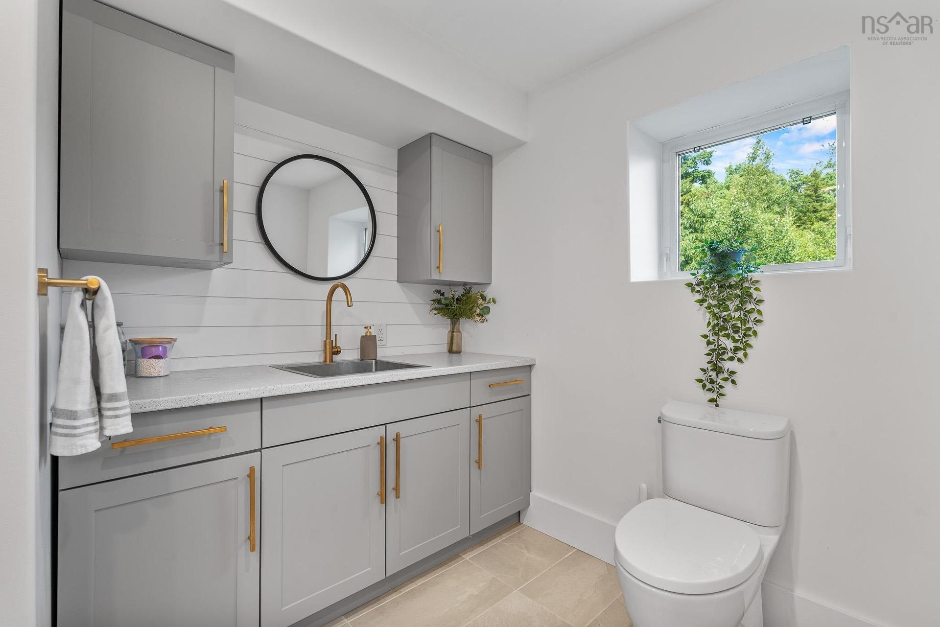 275 Canterbury Lane, Fall River, NS