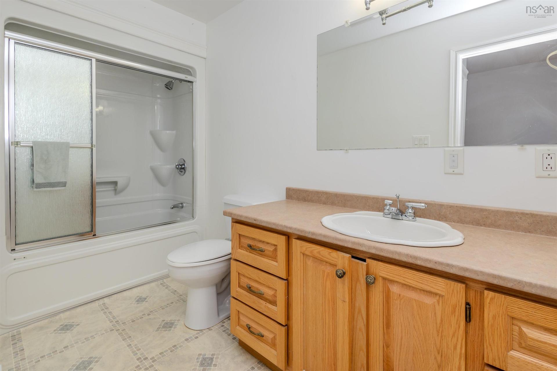 103 Paradise Road, Albert Bridge, NS - Indoor Photo Showing Bathroom