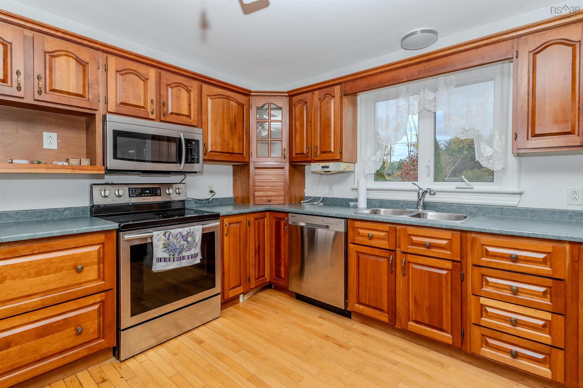 103 Paradise Road, Albert Bridge, NS - Indoor Photo Showing Kitchen With Double Sink