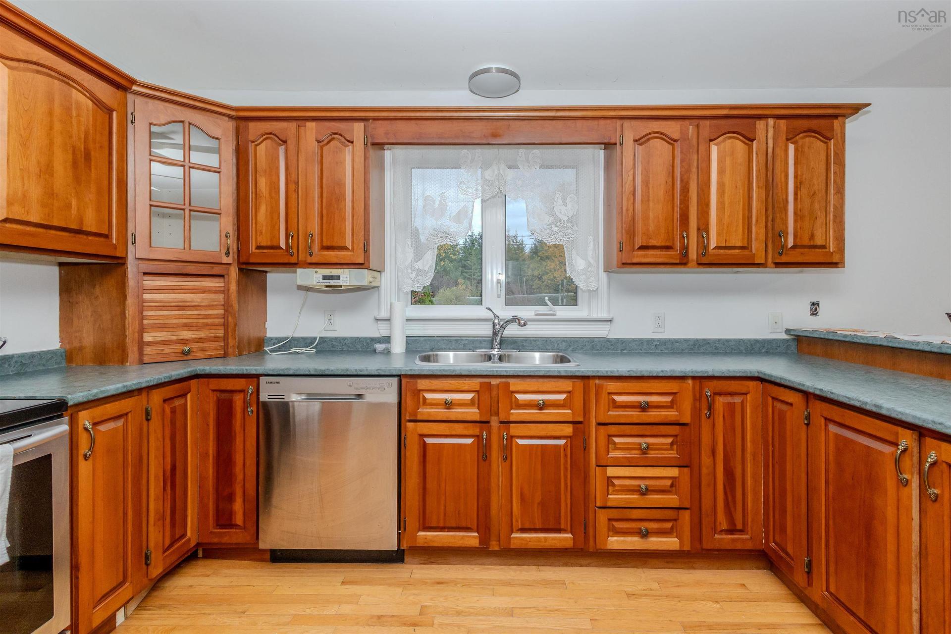 103 Paradise Road, Albert Bridge, NS - Indoor Photo Showing Kitchen With Double Sink