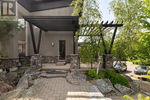 76 CARRICK TRAIL  Gravenhurst (Muskoka (S)), ON P1P 0A6