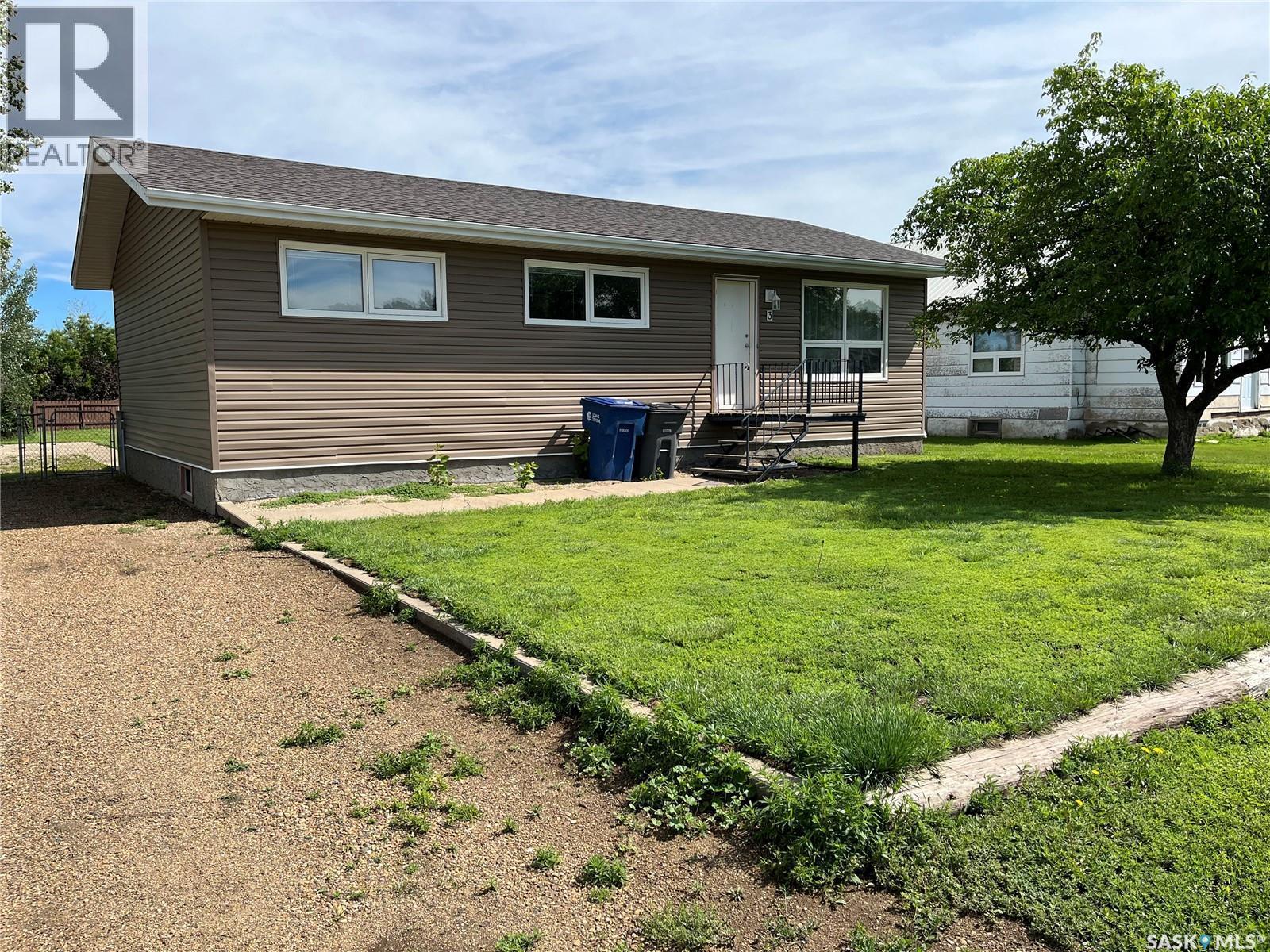 3 2Nd Street E, Willow Bunch, SK