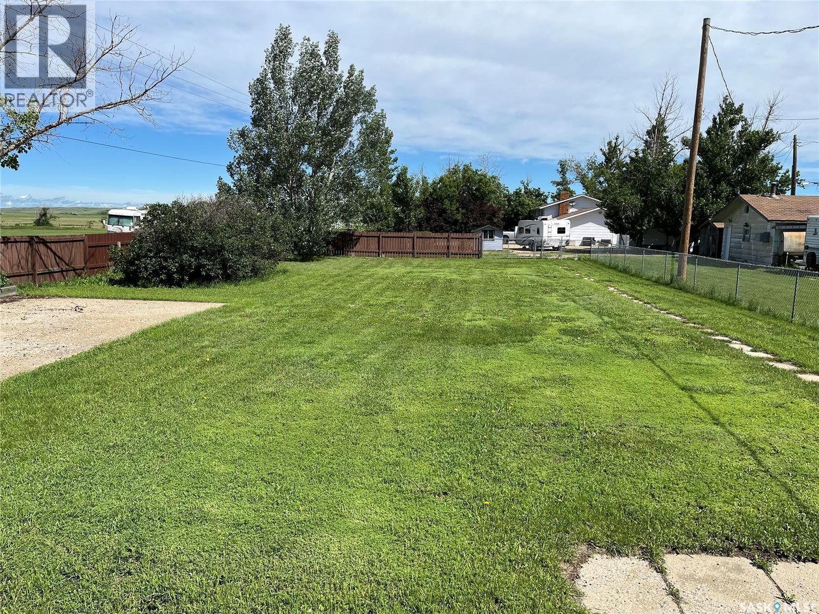 3 2Nd Street E, Willow Bunch, SK