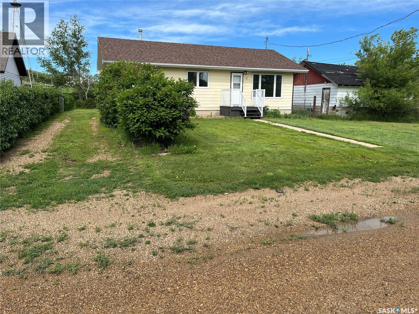 11 A Avenue, Willow Bunch, SK