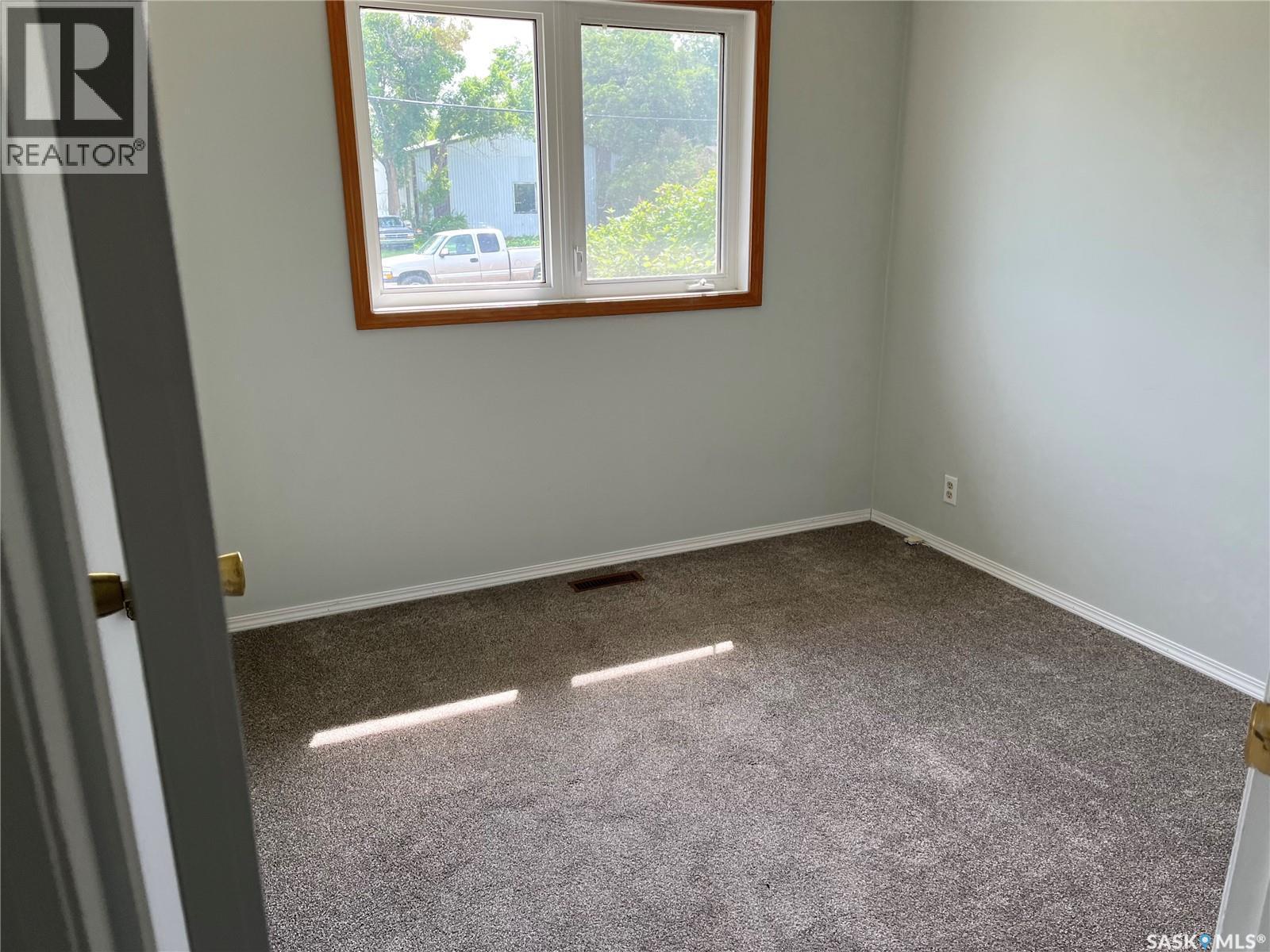 11 A Avenue, Willow Bunch, SK