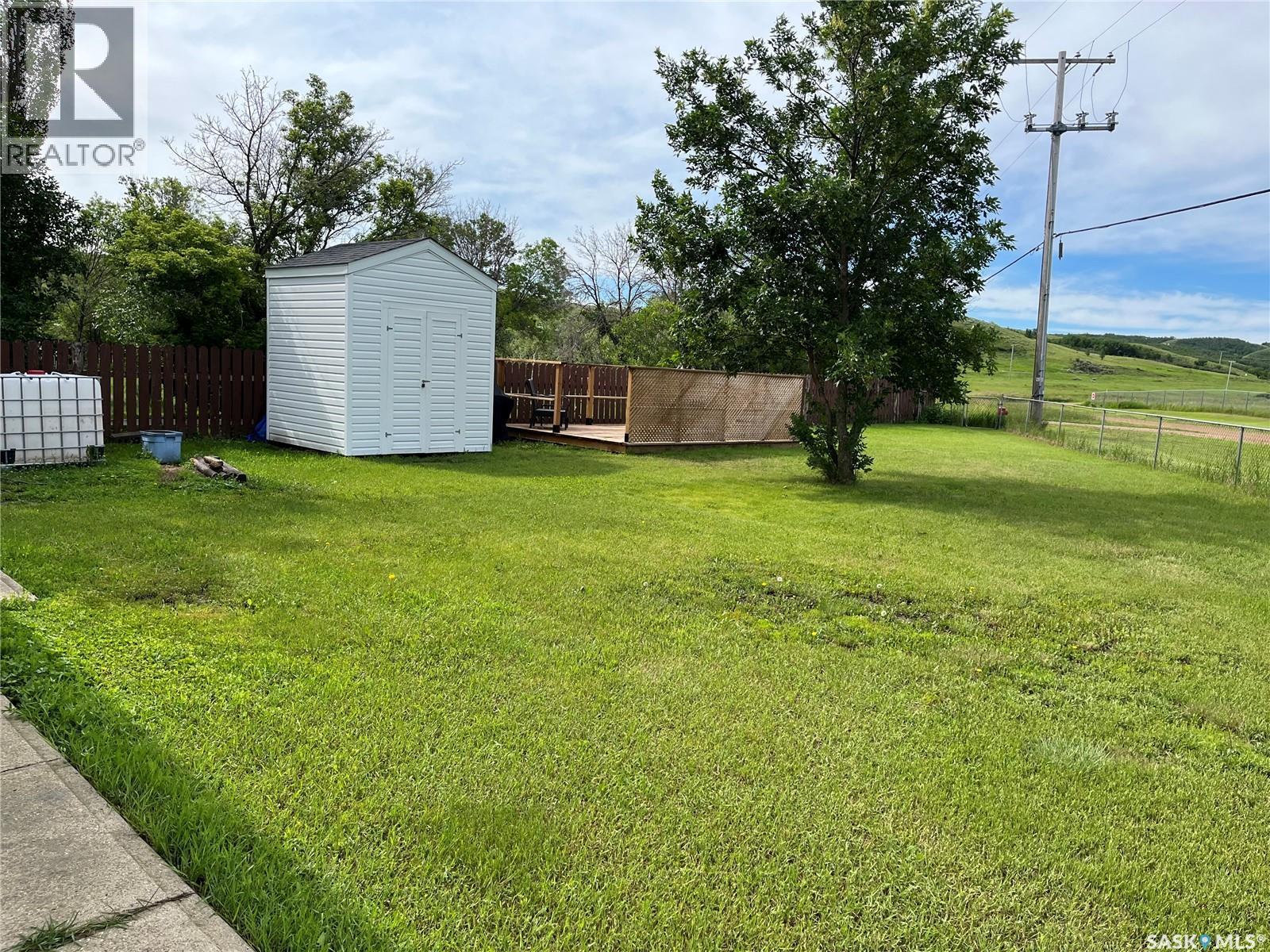 2 6Th Street, Willow Bunch, SK