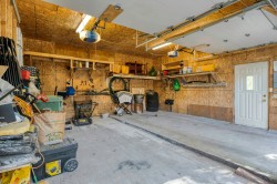 Garage -