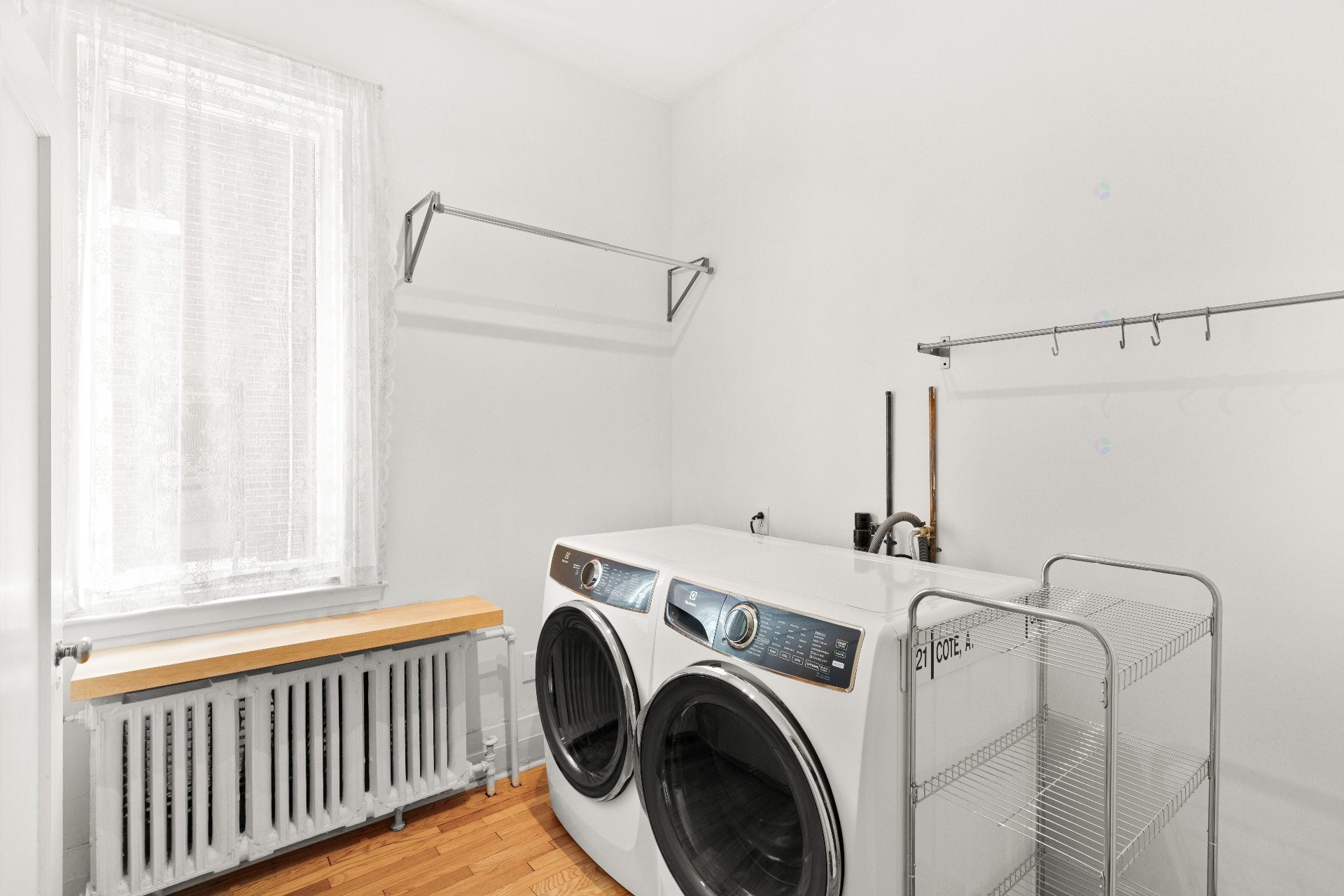 Laundry - 3767 Av. Grey, Montréal (Côte-Des-Neiges/Notre-Dame-De-Grâce), QC