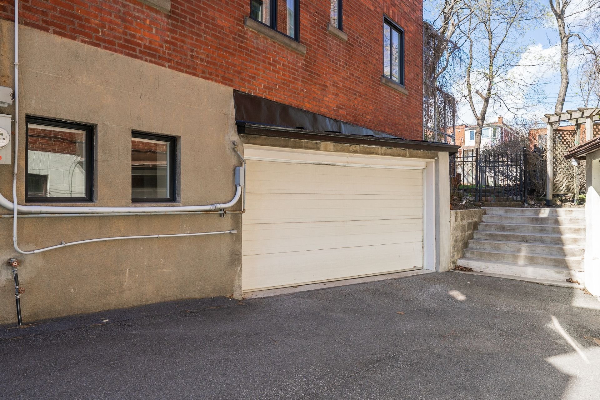 Garage - 3767 Av. Grey, Montréal (Côte-Des-Neiges/Notre-Dame-De-Grâce), QC