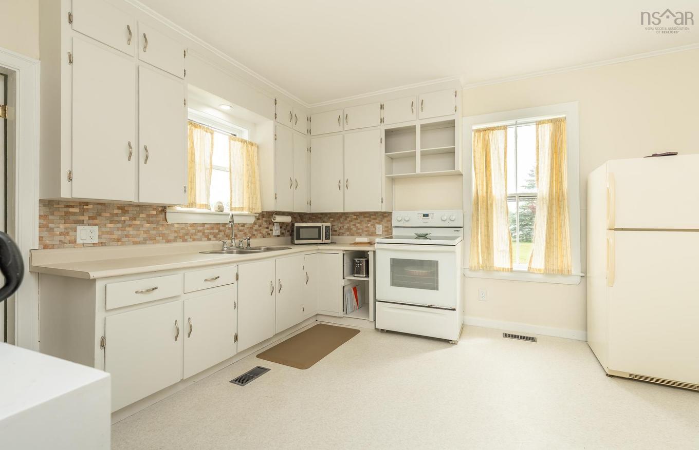233 Pleasant Street, Yarmouth, NS