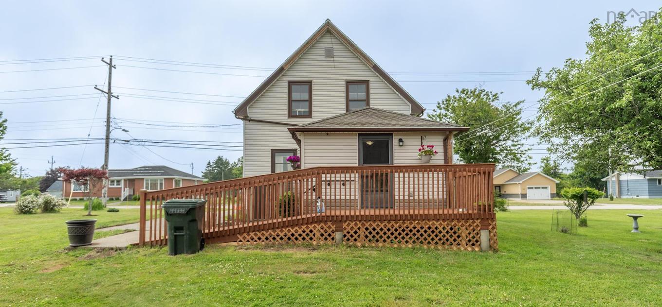 233 Pleasant Street, Yarmouth, NS