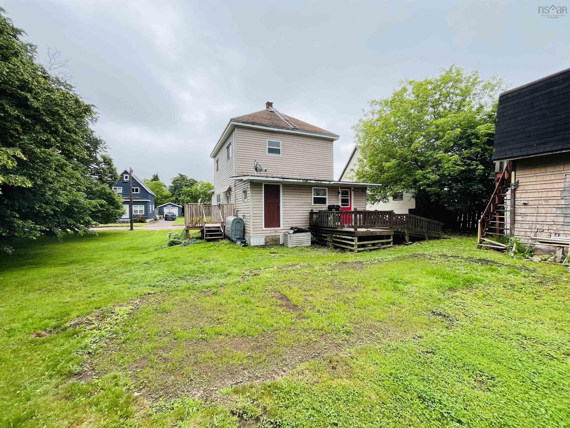9 Dundonald Street, Amherst, NS