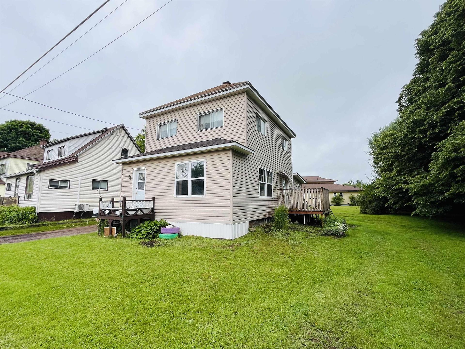 9 Dundonald Street, Amherst, NS