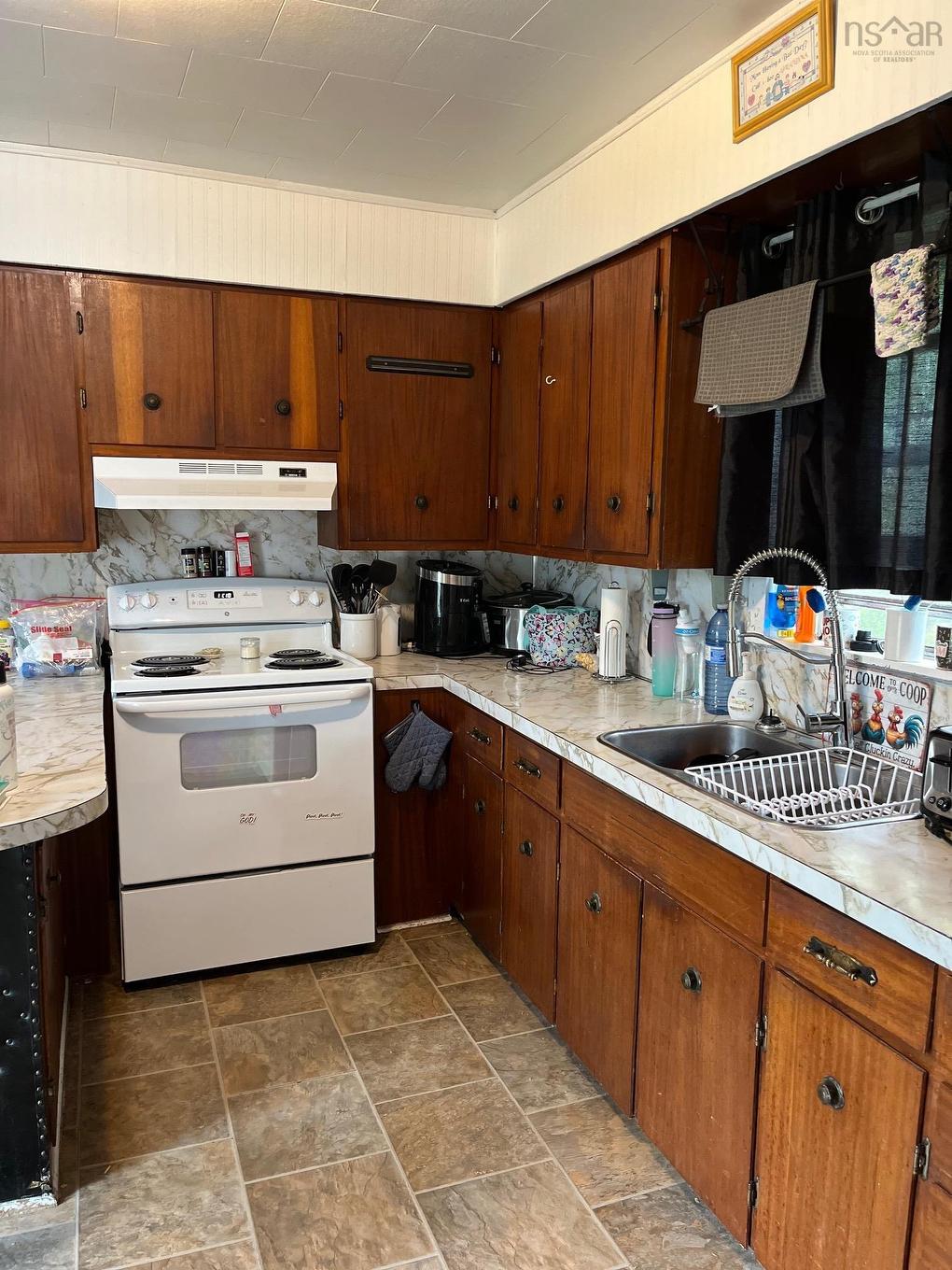 2060 Queen Street, Westville, NS