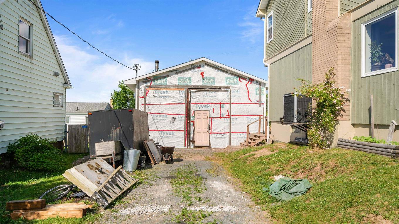 10 Fader Street, Dartmouth, NS