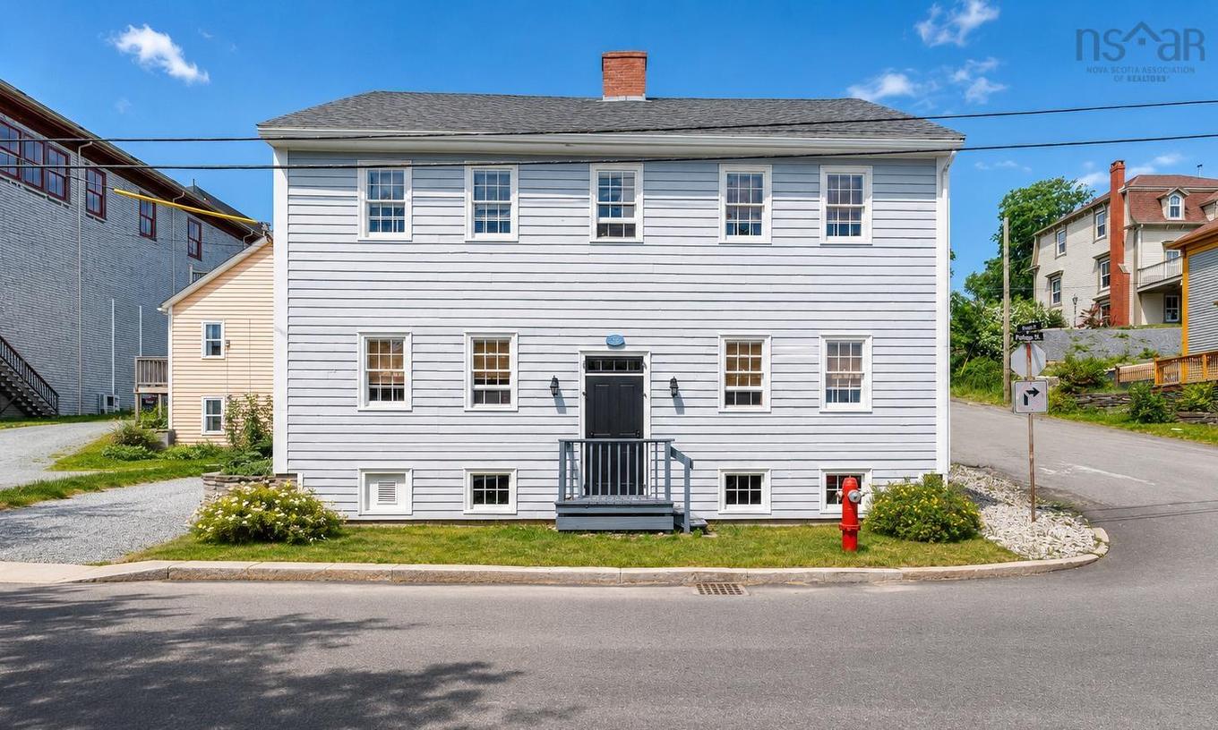 137 Pelham Street, Lunenburg, NS