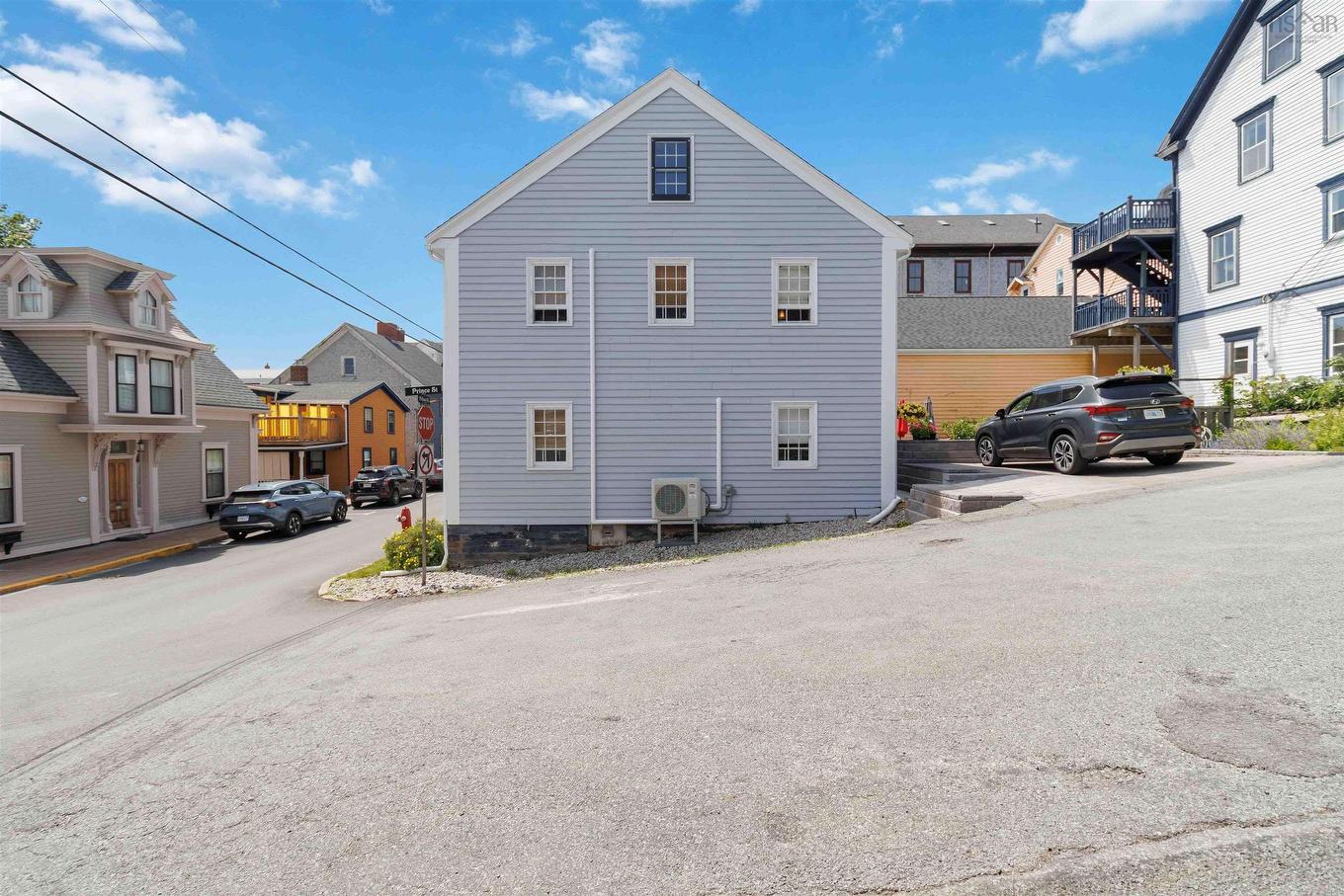 137 Pelham Street, Lunenburg, NS